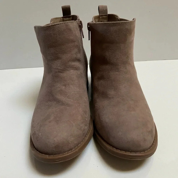 Ecco ankle  suede tan 1” heel boots sz 7WW - Picture 5 of 10